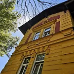 Vila Veselova, City Center