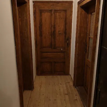 Vila Veselova, City Center *