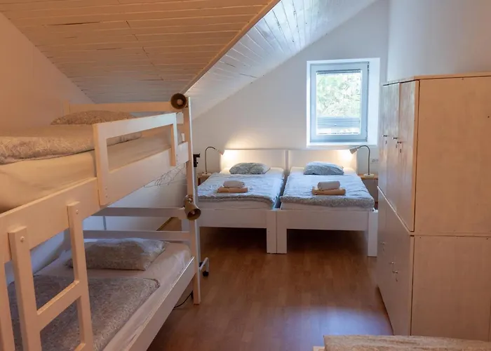 Hostel Vila Veselova, City Center Lublaň