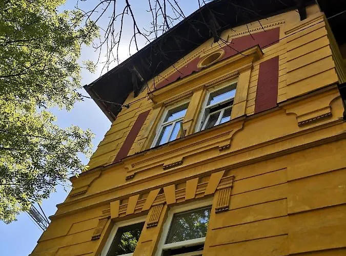 Vila Veselova, City Center